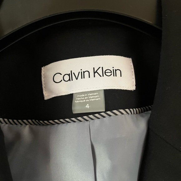Calvin Klein Women’s One Button Blazer - Picture 2 of 4